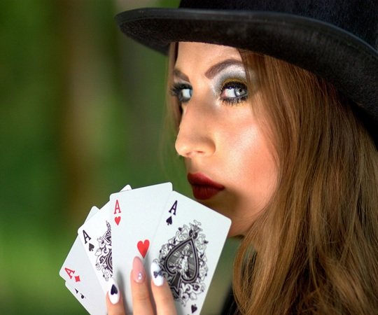 play poker online in Canada